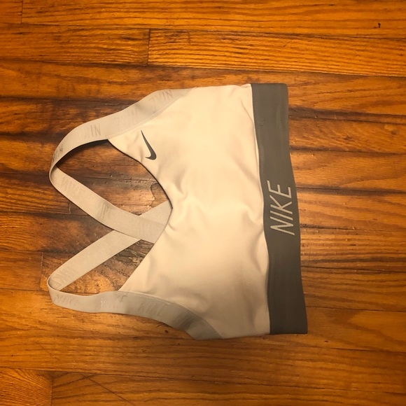 Nike sports bra - Picture 1 of 2